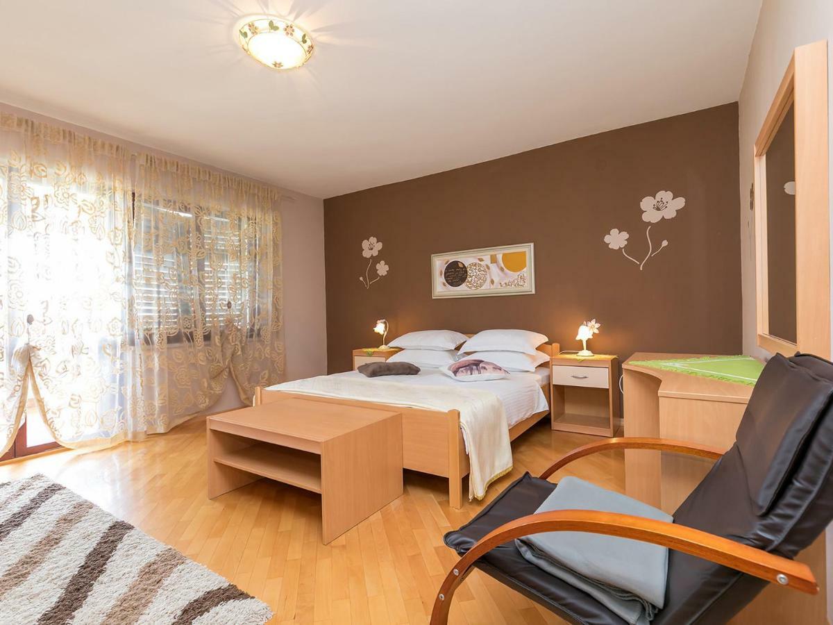 Apartments Nada Vrsar Exterior photo